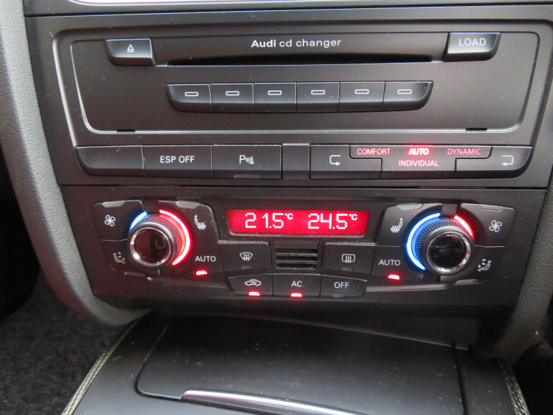 アウディ S4 3.0V6 4WD ｽｰﾊﾟｰﾁｬｰｼﾞｬｰ