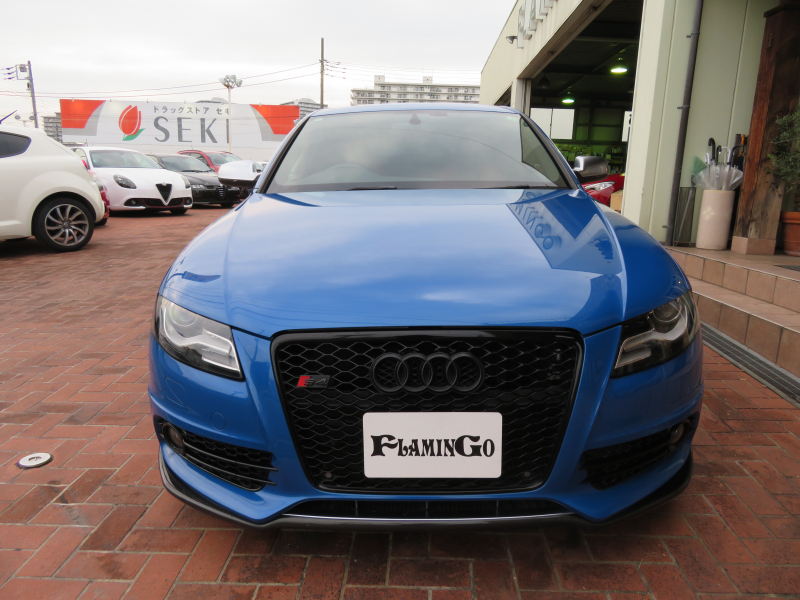 アウディ S4 3.0V6 4WD ｽｰﾊﾟｰﾁｬｰｼﾞｬｰ