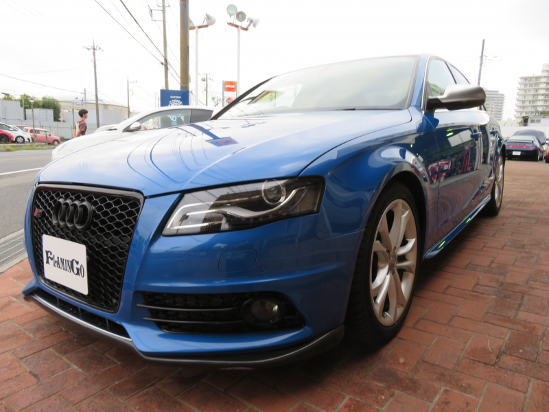 アウディ S4 3.0V6 4WD ｽｰﾊﾟｰﾁｬｰｼﾞｬｰ