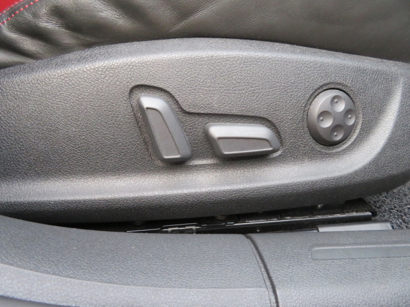 アウディ S4 3.0V6 4WD ｽｰﾊﾟｰﾁｬｰｼﾞｬｰ