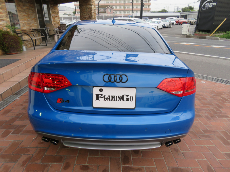 アウディ S4 3.0V6 4WD ｽｰﾊﾟｰﾁｬｰｼﾞｬｰ