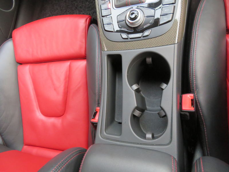 アウディ S4 3.0V6 4WD ｽｰﾊﾟｰﾁｬｰｼﾞｬｰ