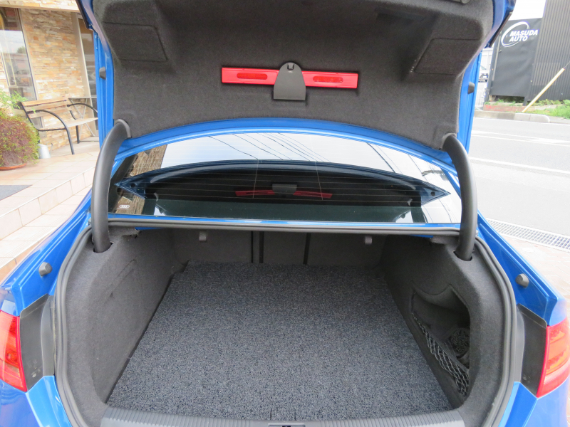 アウディ S4 3.0V6 4WD ｽｰﾊﾟｰﾁｬｰｼﾞｬｰ