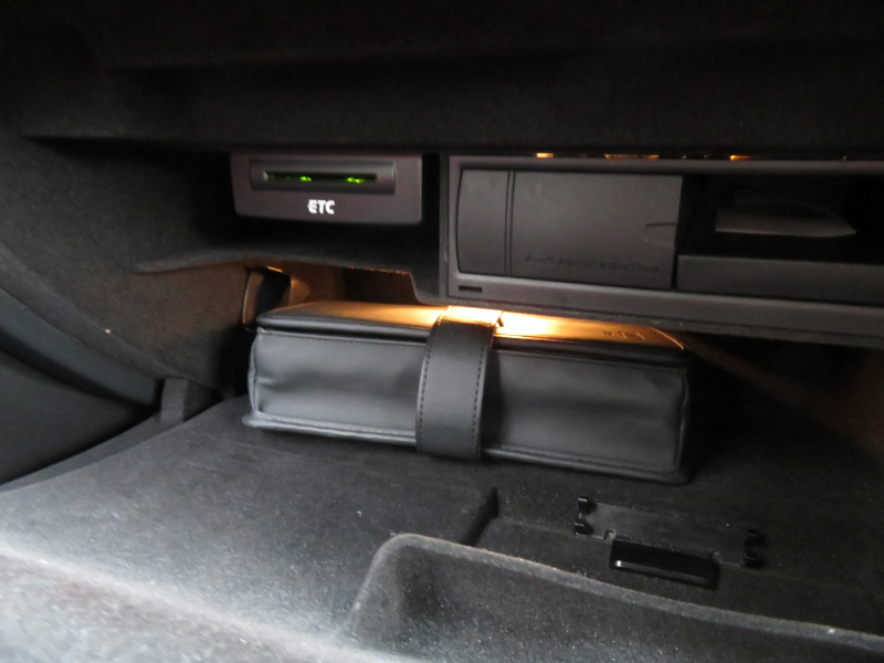 アウディ S4 3.0V6 4WD ｽｰﾊﾟｰﾁｬｰｼﾞｬｰ