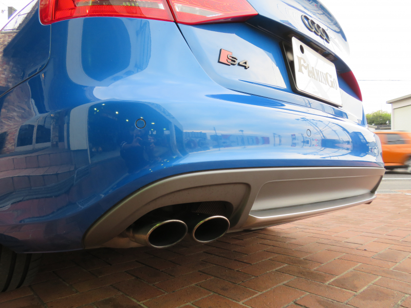 アウディ S4 3.0V6 4WD ｽｰﾊﾟｰﾁｬｰｼﾞｬｰ