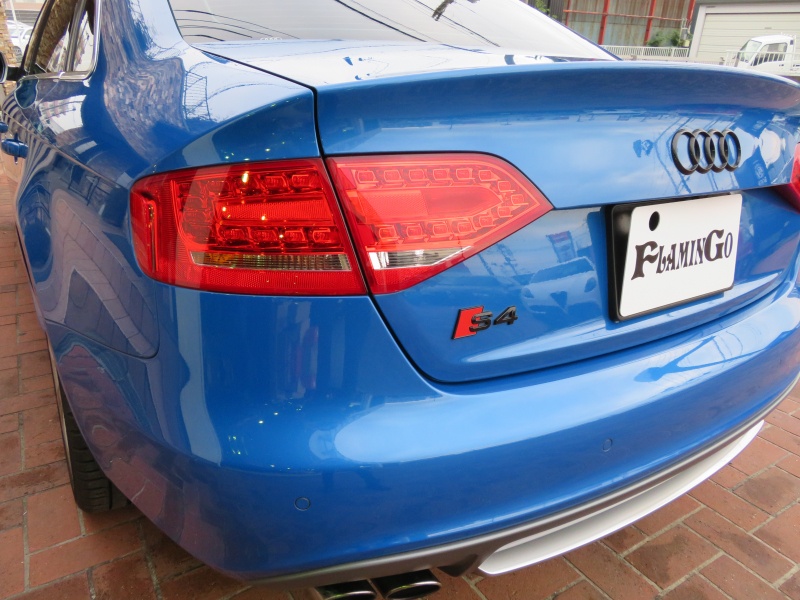 アウディ S4 3.0V6 4WD ｽｰﾊﾟｰﾁｬｰｼﾞｬｰ