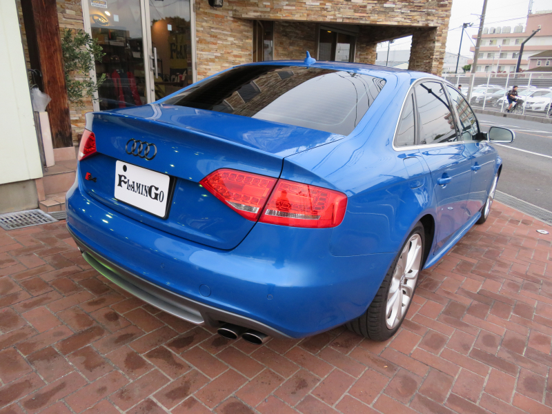 アウディ S4 3.0V6 4WD ｽｰﾊﾟｰﾁｬｰｼﾞｬｰ