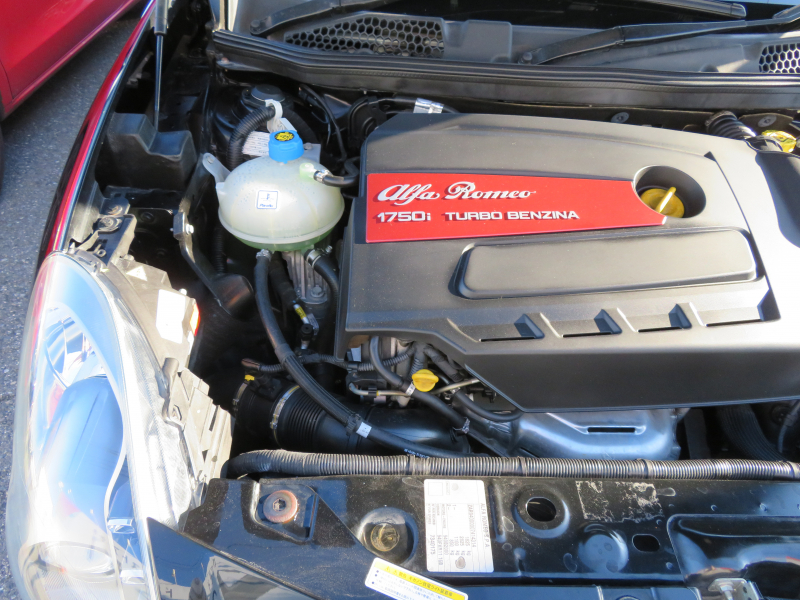 アルファロメオ&nbsp;ジュリエッタ&nbsp;クアドリフォリオ　ヴェルデ右AT