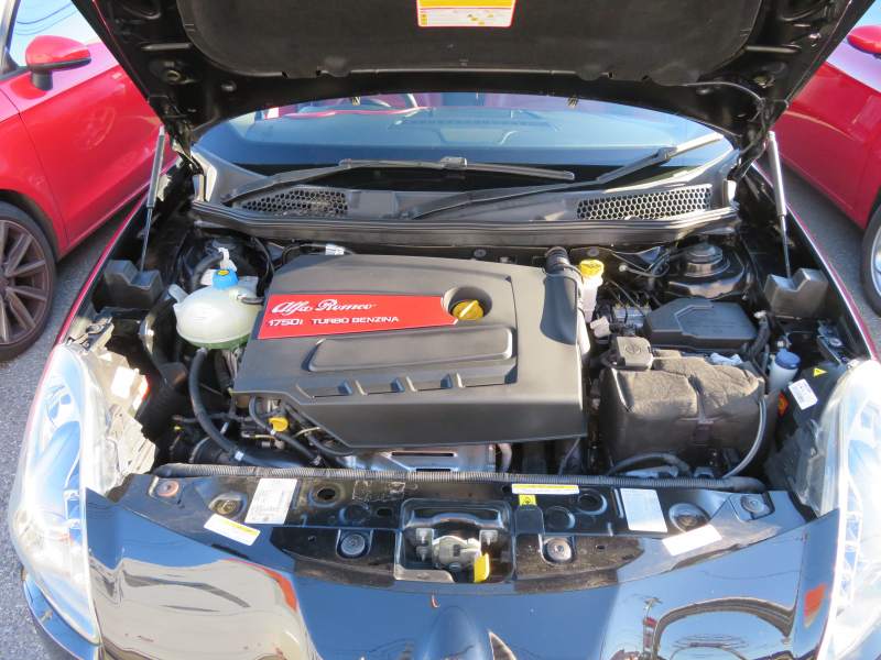 アルファロメオ&nbsp;ジュリエッタ&nbsp;クアドリフォリオ　ヴェルデ右AT