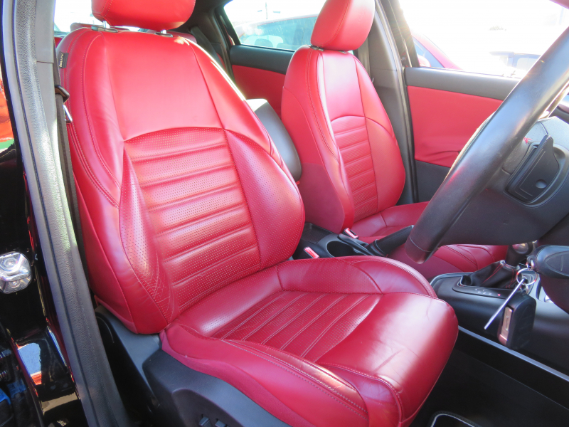 アルファロメオ&nbsp;ジュリエッタ&nbsp;クアドリフォリオ　ヴェルデ右AT