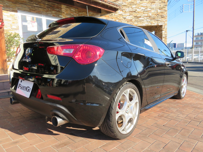 アルファロメオ&nbsp;ジュリエッタ&nbsp;クアドリフォリオ　ヴェルデ右AT