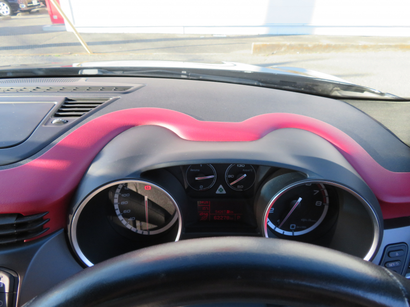 アルファロメオ&nbsp;ジュリエッタ&nbsp;クアドリフォリオ　ヴェルデ右AT