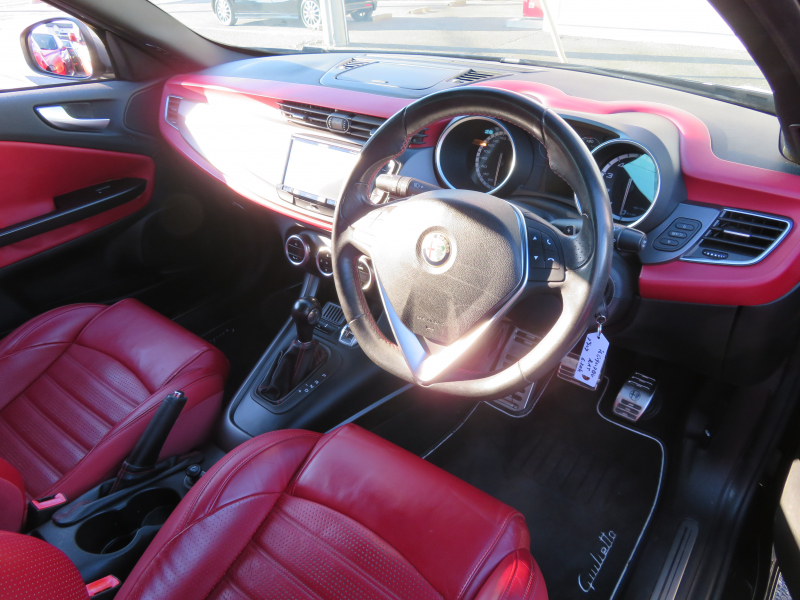 アルファロメオ&nbsp;ジュリエッタ&nbsp;クアドリフォリオ　ヴェルデ右AT