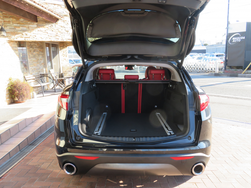 アルファロメオ&nbsp;ステルヴィオ&nbsp;ファーストエディション