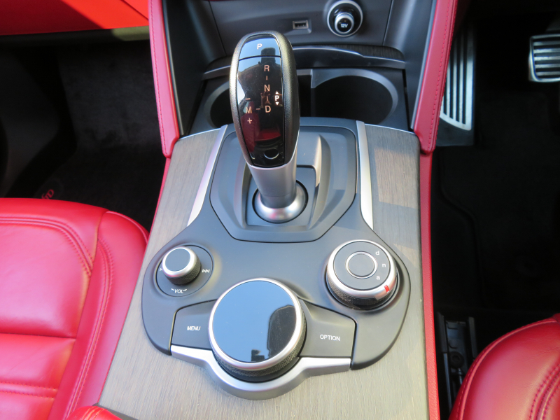 アルファロメオ&nbsp;ステルヴィオ&nbsp;ファーストエディション