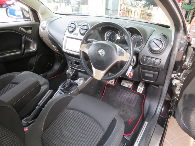 アルファロメオ&nbsp;MiTo&nbsp;コンペティツィオーネ