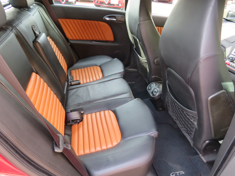 アルファロメオ&nbsp;156スポーツワゴン&nbsp;GTAセレスピード右AT