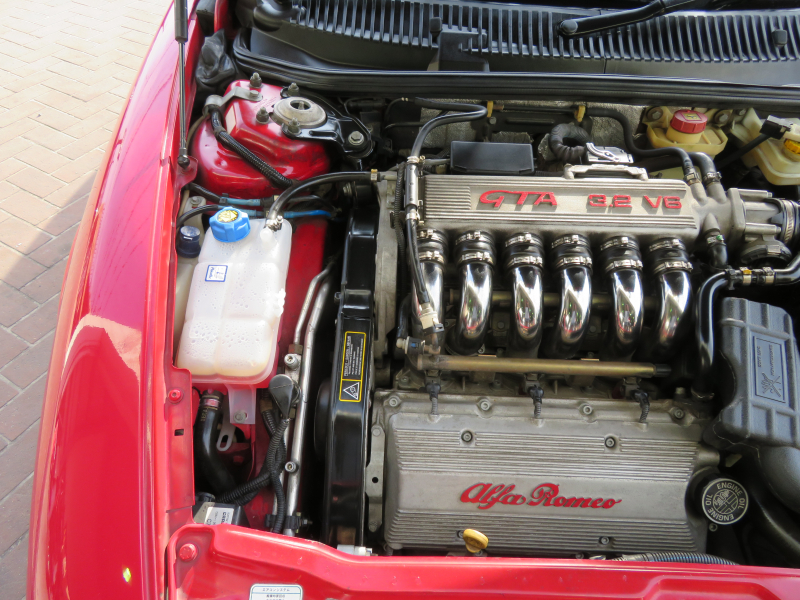 アルファロメオ&nbsp;156スポーツワゴン&nbsp;GTAセレスピード右AT