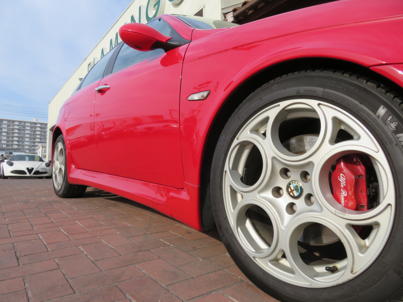 アルファロメオ&nbsp;156スポーツワゴン&nbsp;GTAセレスピード右AT