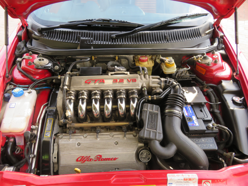 アルファロメオ&nbsp;156スポーツワゴン&nbsp;GTAセレスピード右AT