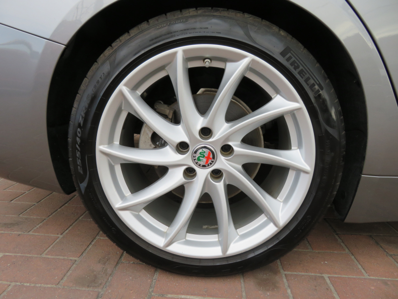 アルファロメオ&nbsp;ジュリア&nbsp;スーパー