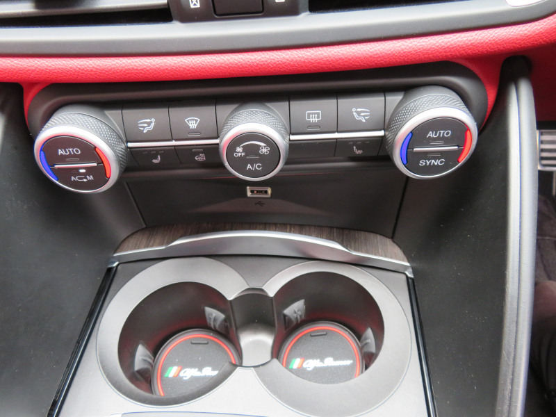 アルファロメオ&nbsp;ジュリア&nbsp;スーパー