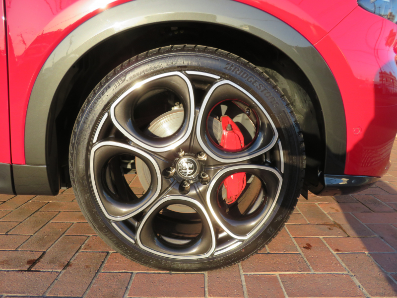 アルファロメオ&nbsp;新規車種&nbsp;エディツィオーネ　スペチアーレ　限定車