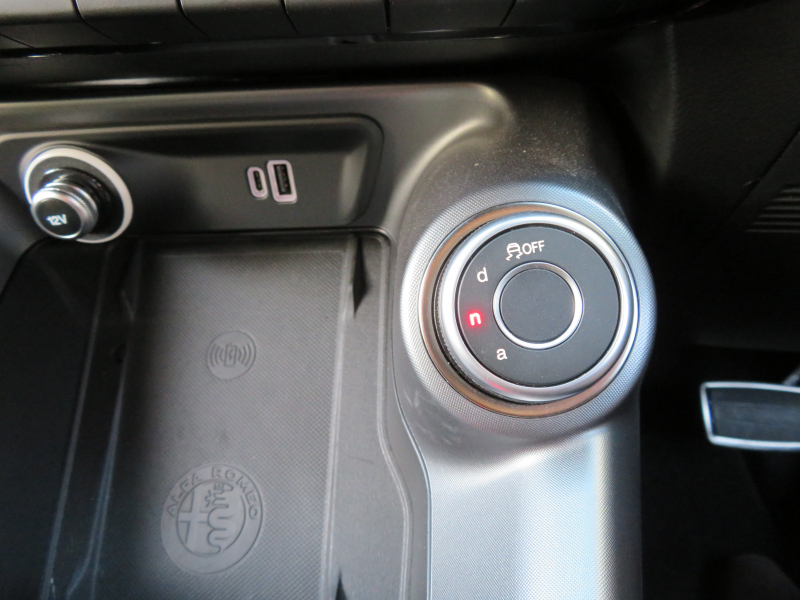 アルファロメオ&nbsp;新規車種&nbsp;エディツィオーネ　スペチアーレ　限定車