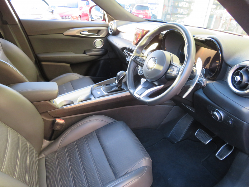 アルファロメオ&nbsp;新規車種&nbsp;エディツィオーネ　スペチアーレ　限定車