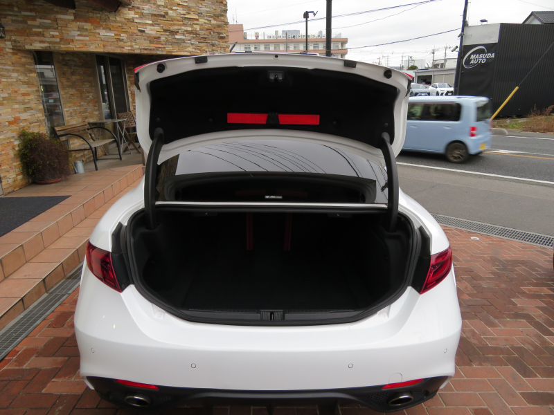 アルファロメオ&nbsp;ジュリア&nbsp;ヴェローチェ