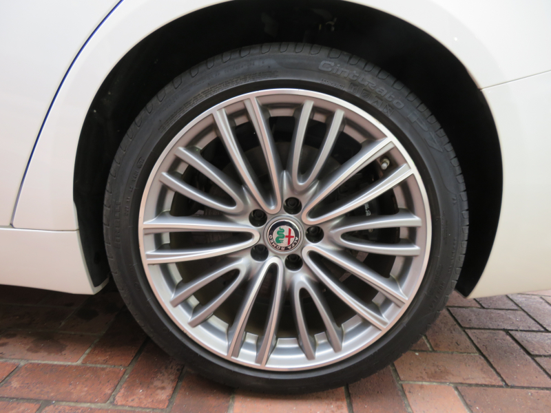 アルファロメオ&nbsp;ジュリア&nbsp;ヴェローチェ