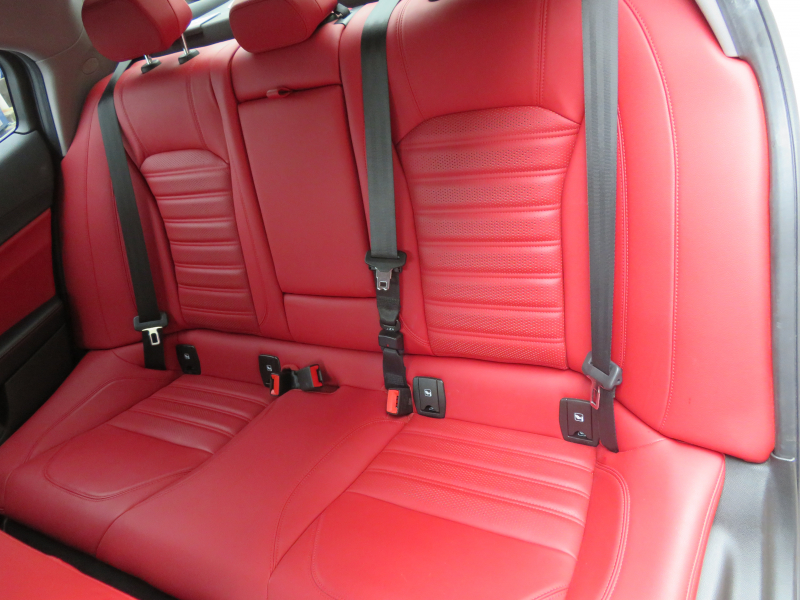 アルファロメオ&nbsp;ジュリア&nbsp;ヴェローチェ