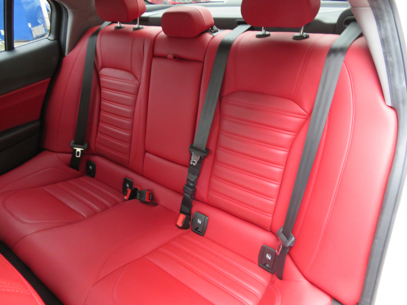 アルファロメオ&nbsp;ジュリア&nbsp;ヴェローチェ