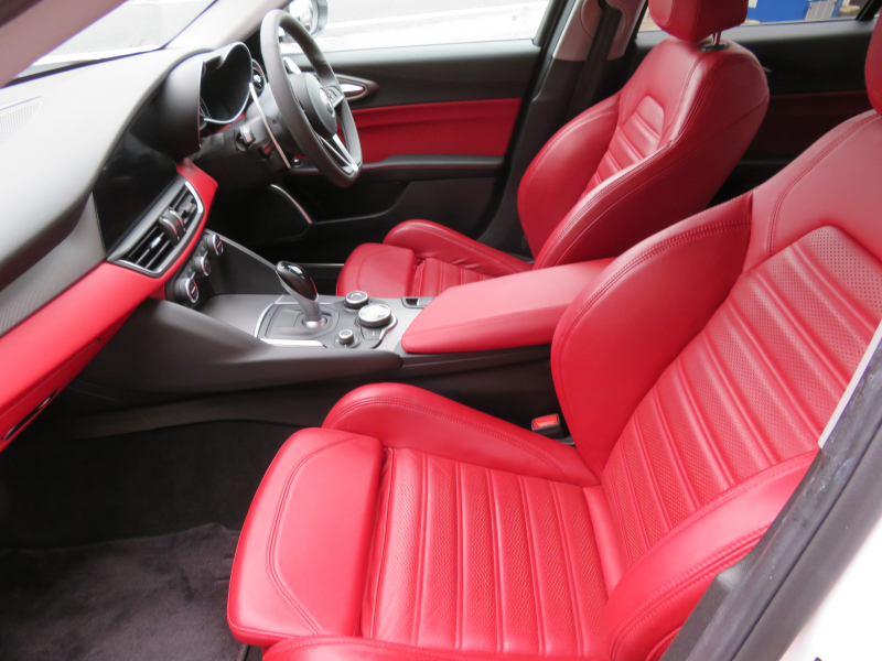 アルファロメオ&nbsp;ジュリア&nbsp;ヴェローチェ