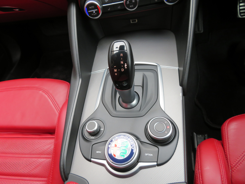 アルファロメオ&nbsp;ジュリア&nbsp;ヴェローチェ