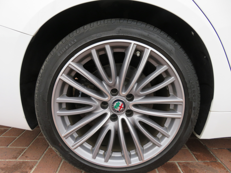 アルファロメオ&nbsp;ジュリア&nbsp;ヴェローチェ