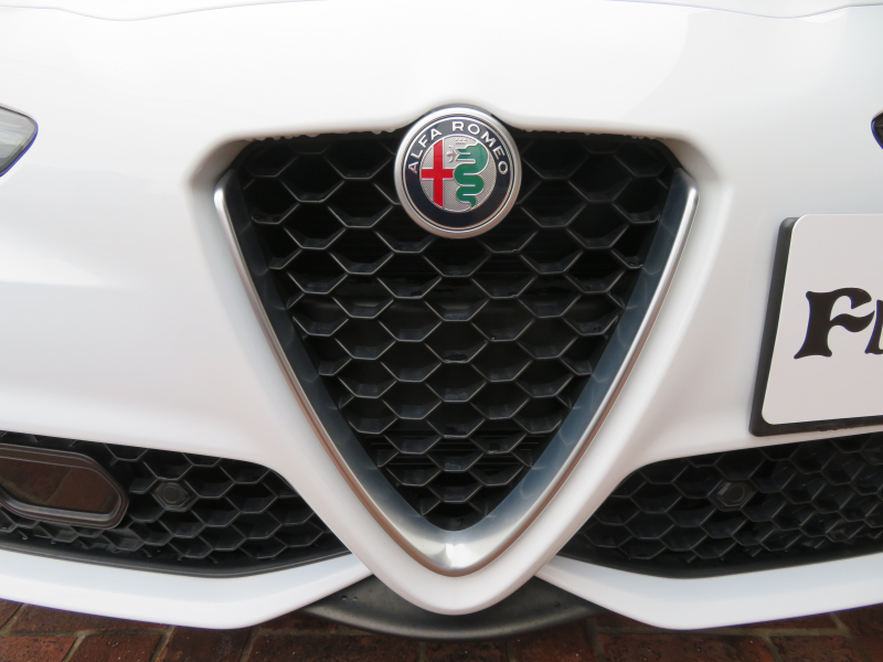 アルファロメオ&nbsp;ジュリア&nbsp;ヴェローチェ
