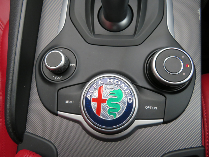 アルファロメオ&nbsp;ジュリア&nbsp;ヴェローチェ