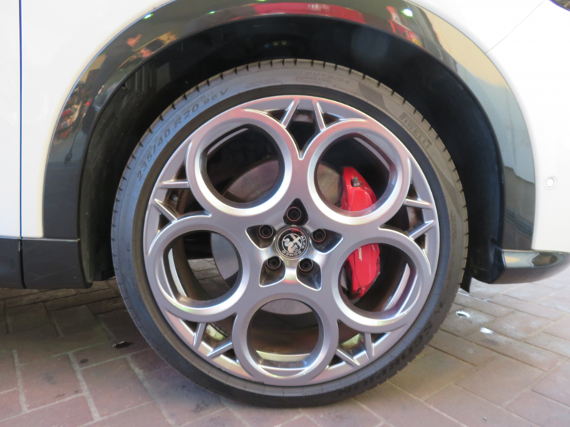 アルファロメオ&nbsp;その他&nbsp;トナーレ　ヴェローチェ