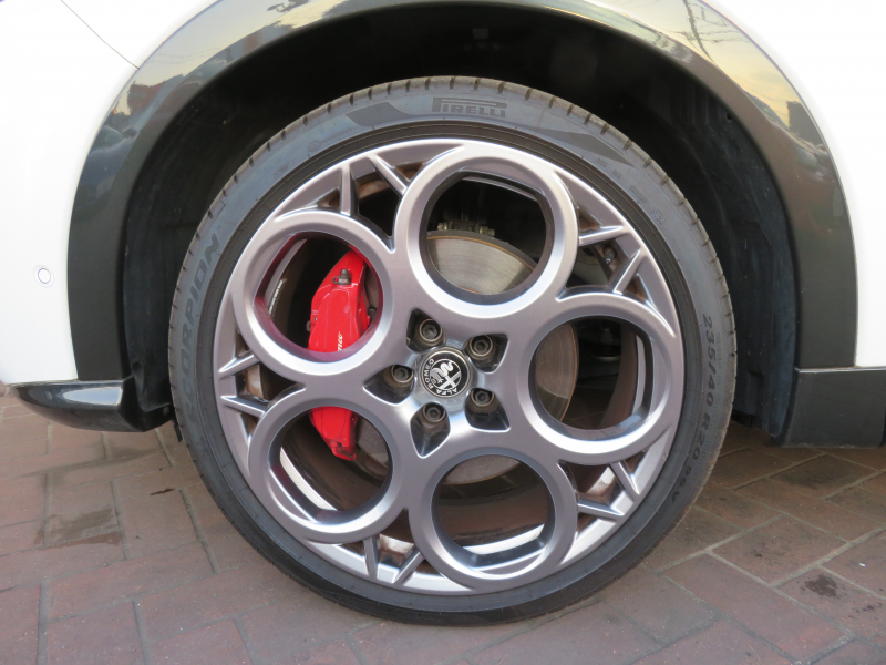 アルファロメオ&nbsp;その他&nbsp;トナーレ　ヴェローチェ