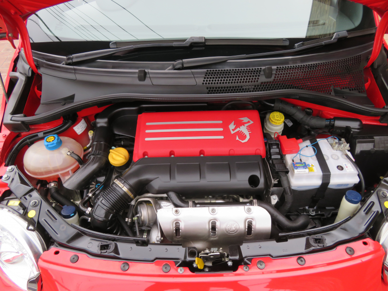 アバルト&nbsp;595&nbsp;ベースグレード