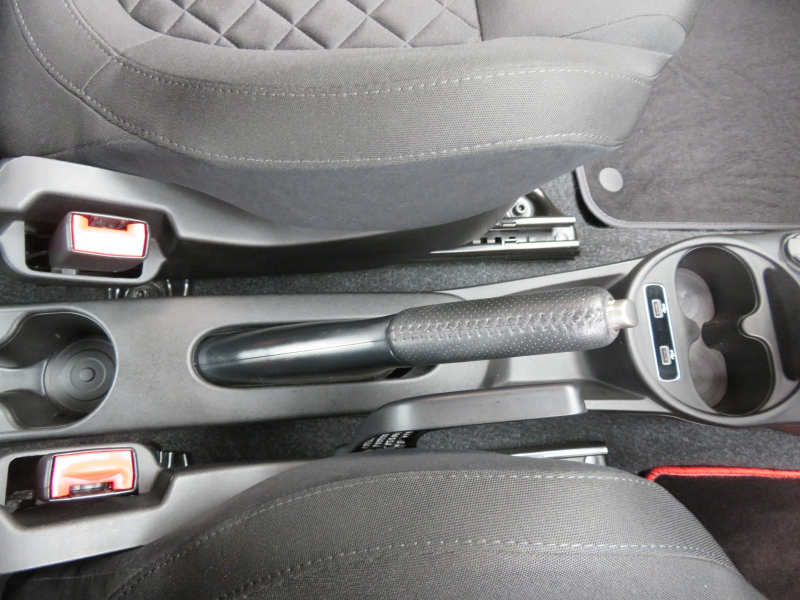 アバルト&nbsp;595&nbsp;ベースグレード