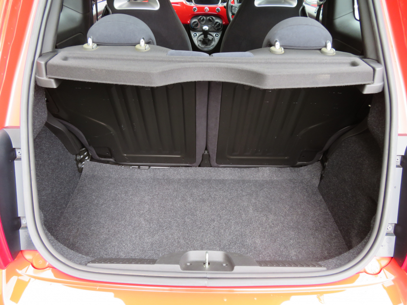 アバルト&nbsp;595&nbsp;ベースグレード