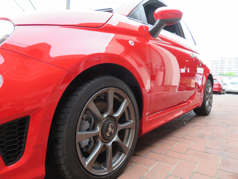 アバルト&nbsp;595&nbsp;ベースグレード