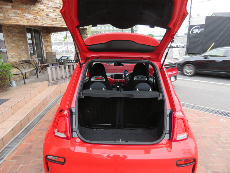 アバルト&nbsp;595&nbsp;ベースグレード