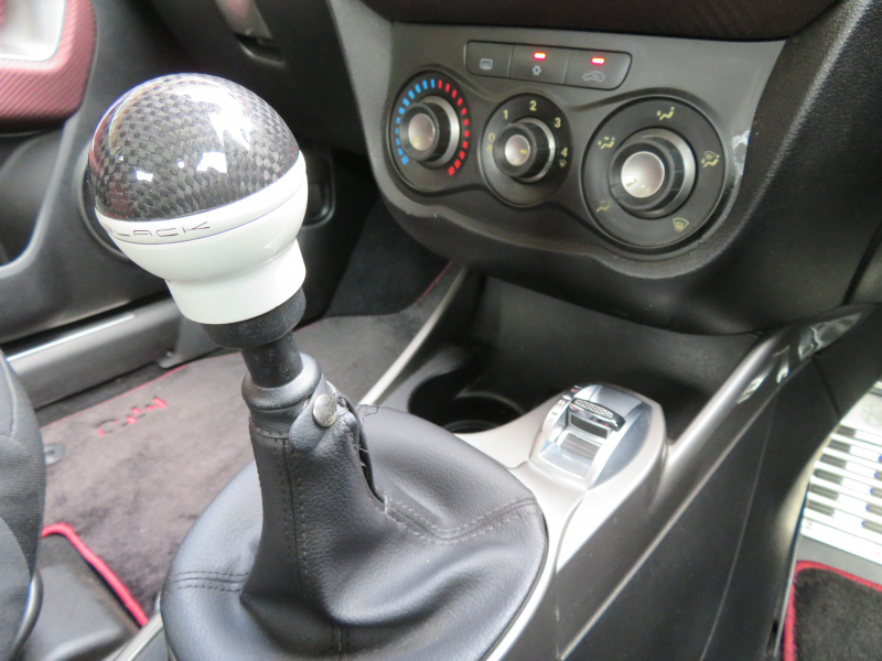 アルファロメオ&nbsp;MiTo&nbsp;1.4スポーツ右MT