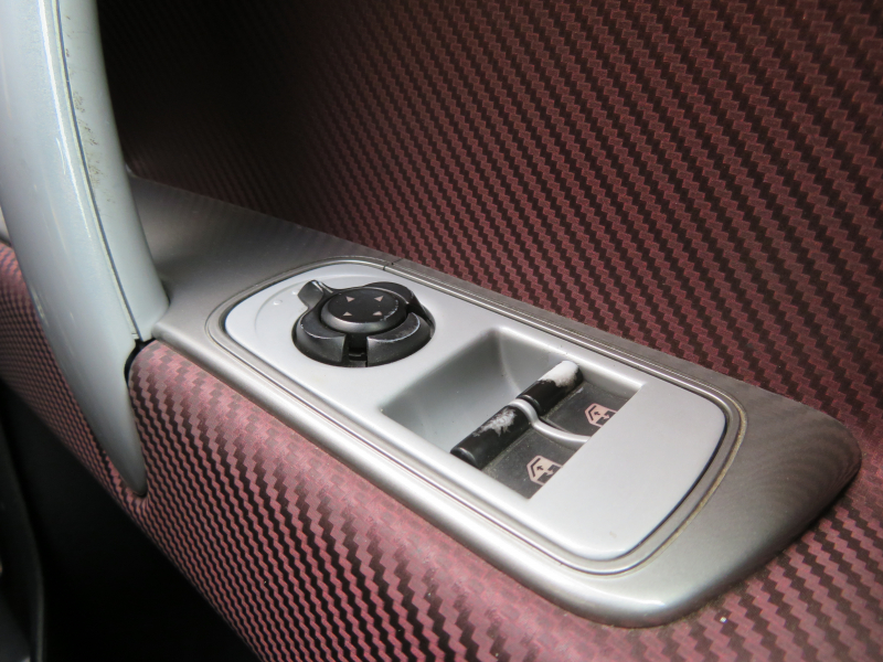 アルファロメオ&nbsp;MiTo&nbsp;1.4スポーツ右MT