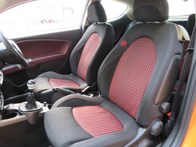 アルファロメオ&nbsp;MiTo&nbsp;1.4スポーツ右MT
