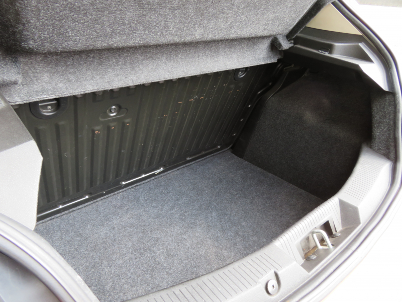 アルファロメオ&nbsp;MiTo&nbsp;1.4スポーツ右MT