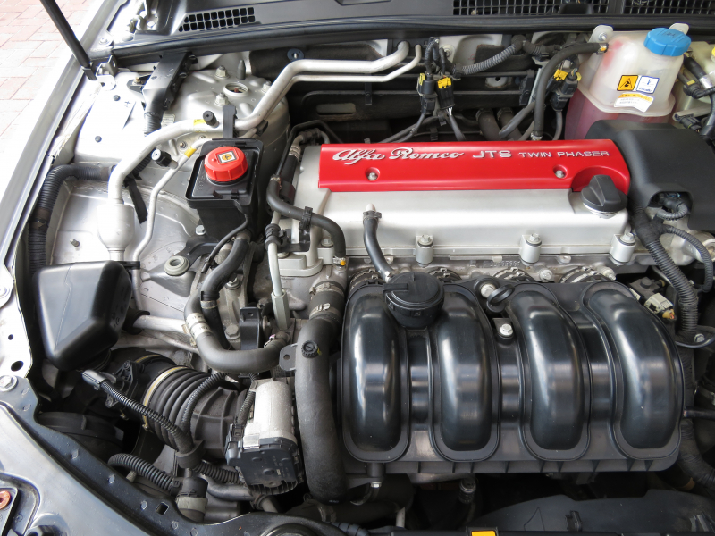 アルファロメオ&nbsp;159&nbsp;2.2JTS　左ハンドル　MT車